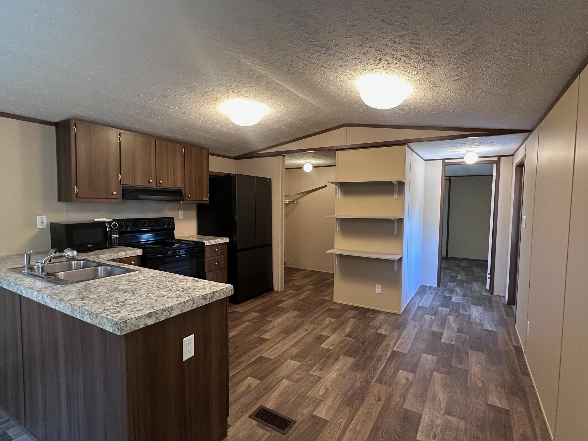302 Lone Star Rd #f Property Photo 3