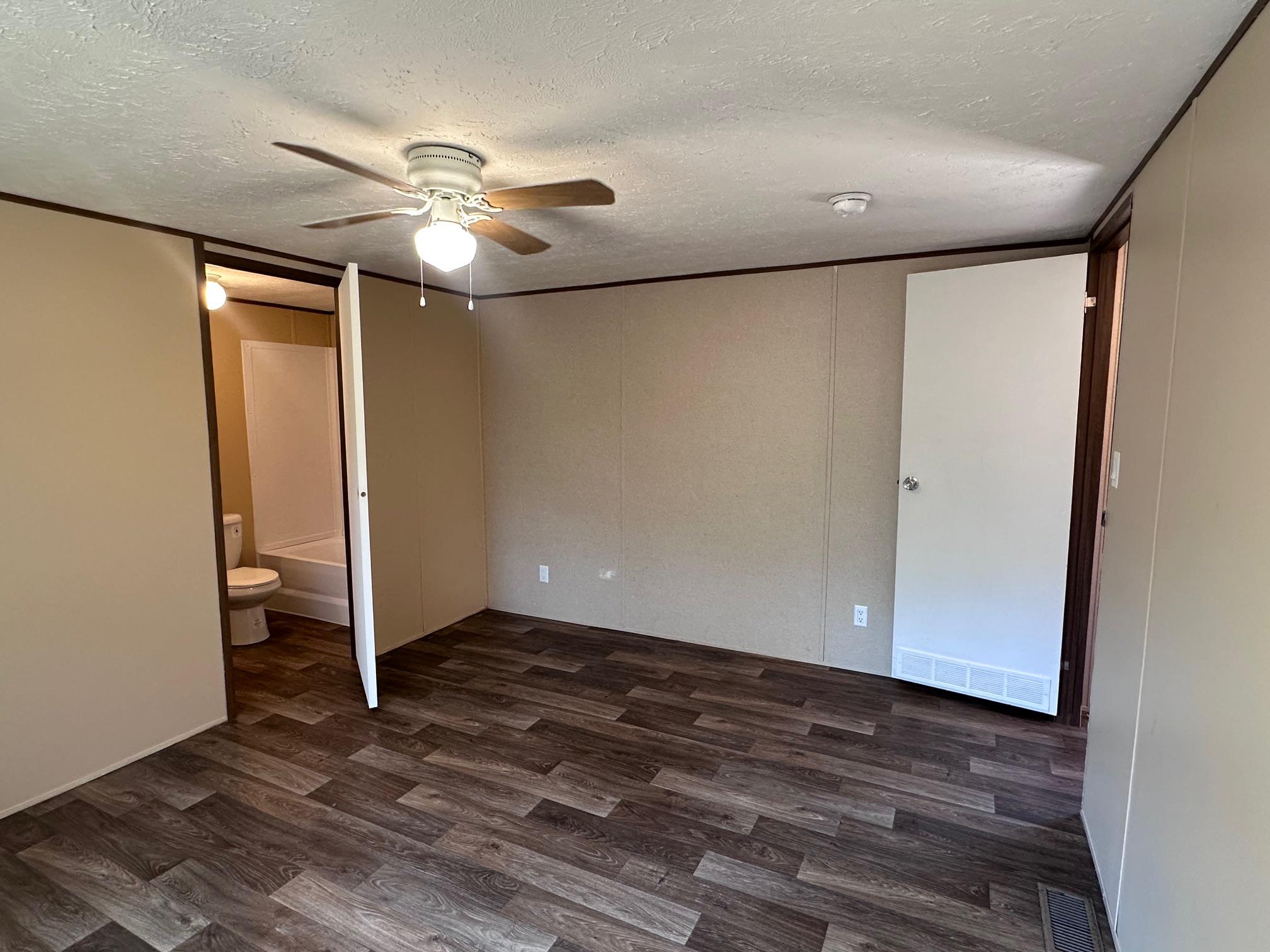 302 Lone Star Rd #f Property Photo 7
