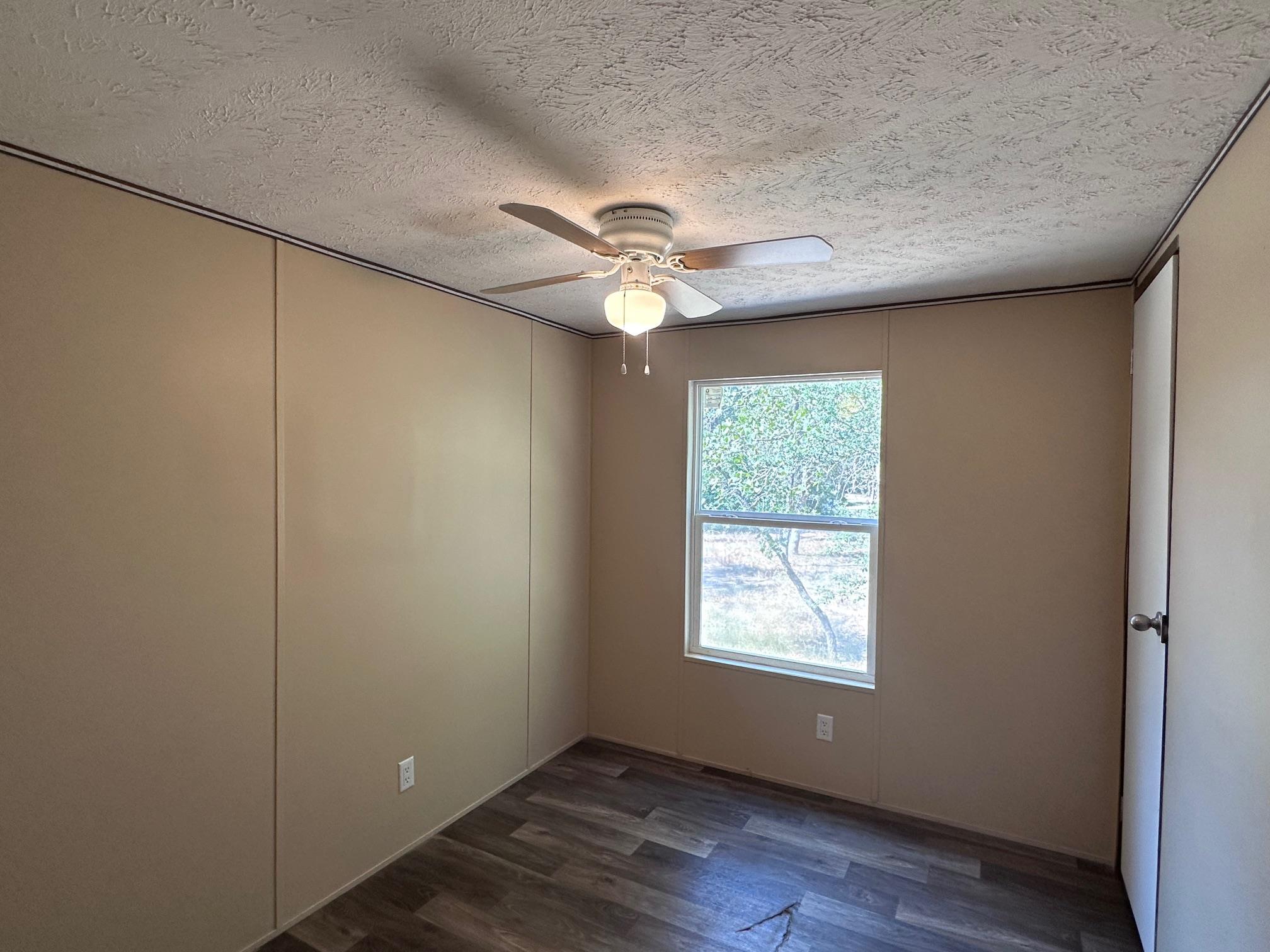 302 Lone Star Rd #f Property Photo 10