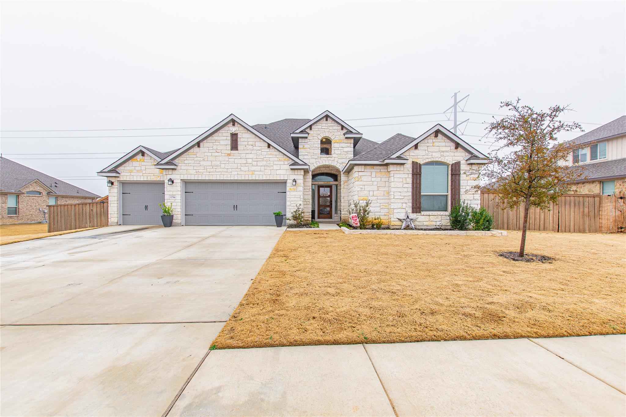 1756 Meadow Crest Dr Property Photo 1