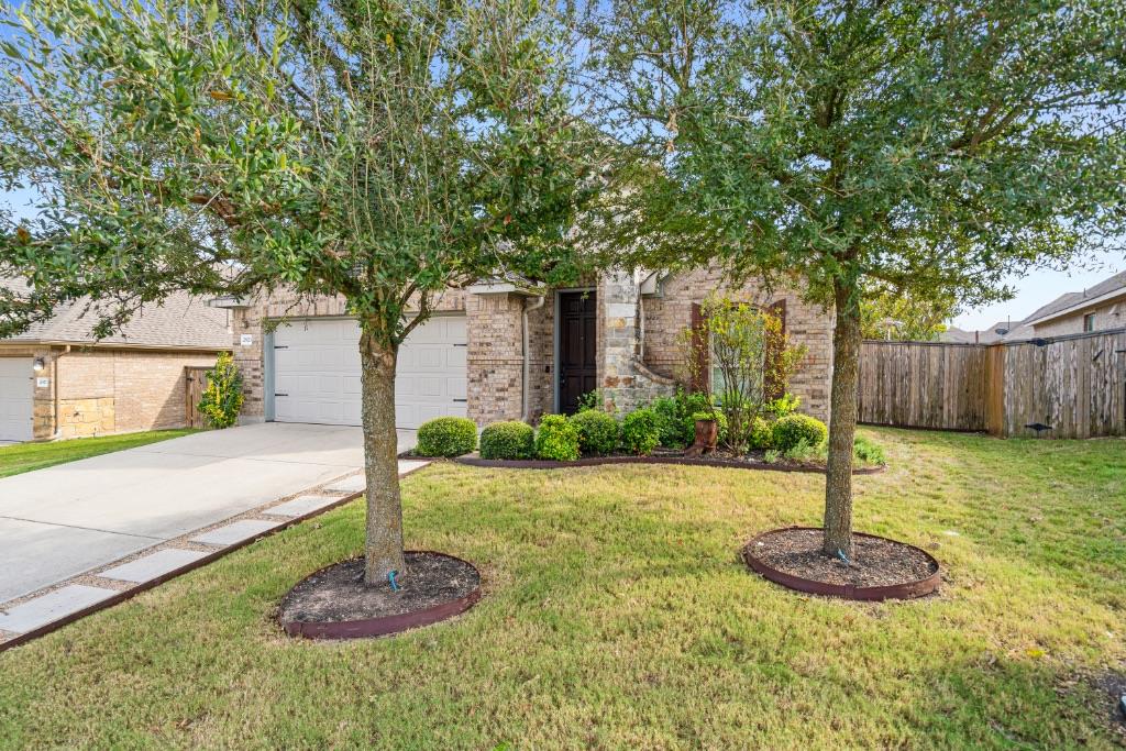 2923 Bluffstone Dr Property Photo 3