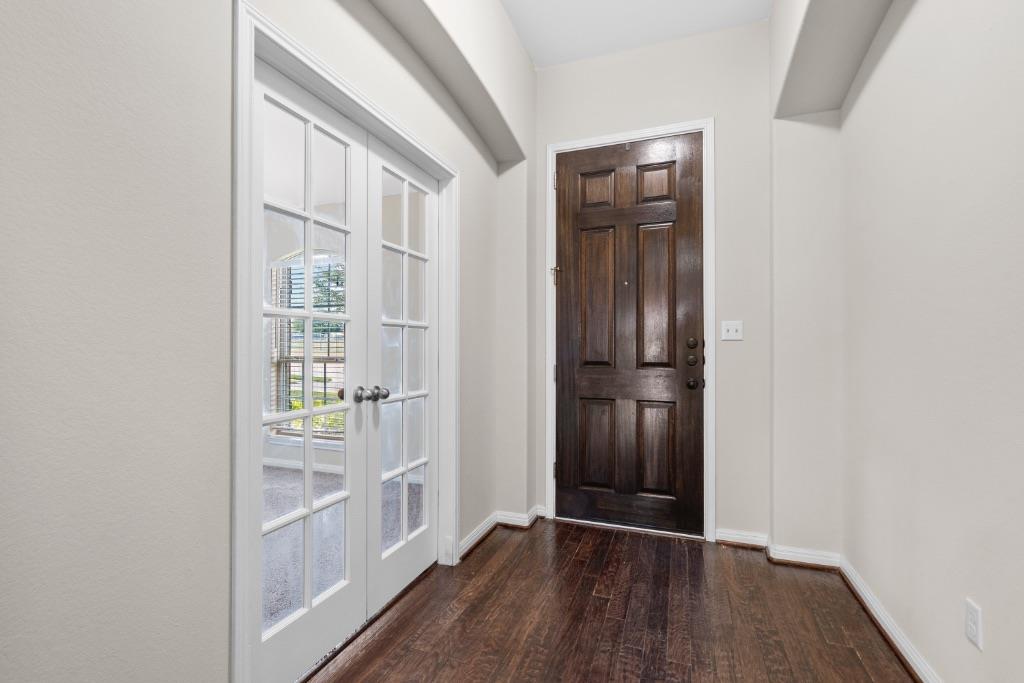 2923 Bluffstone Dr Property Photo 4