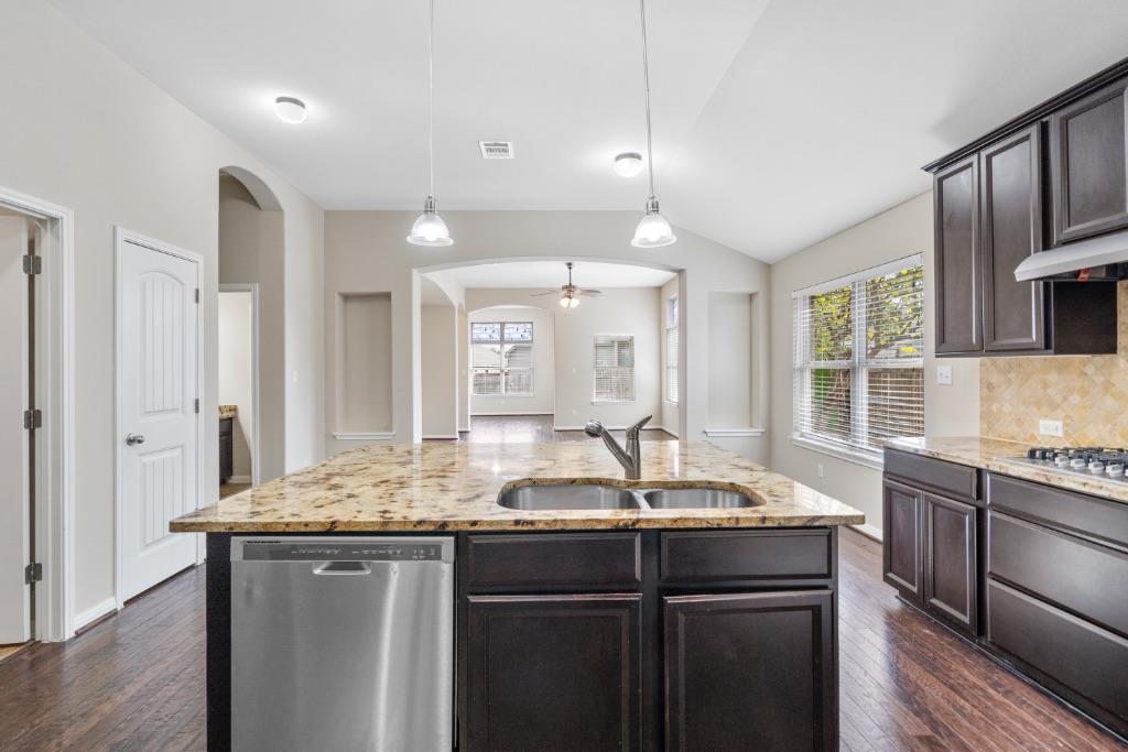 2923 Bluffstone Dr Property Photo 20
