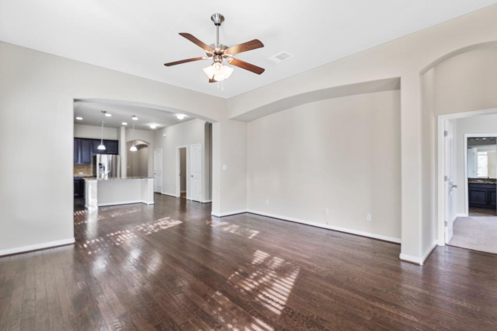 2923 Bluffstone Dr Property Photo 24