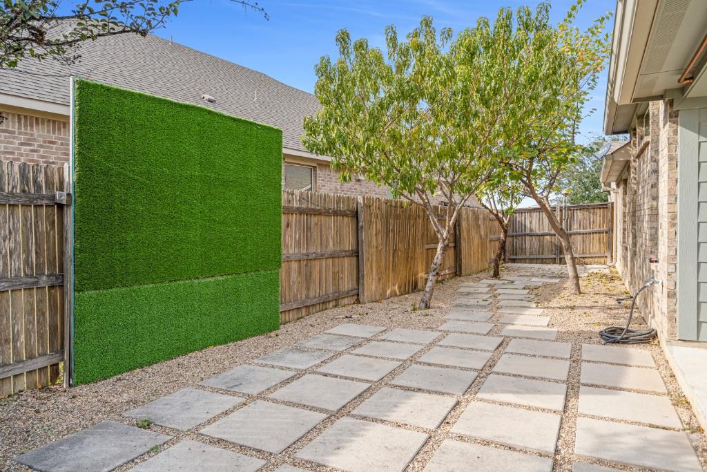 2923 Bluffstone Dr Property Photo 29