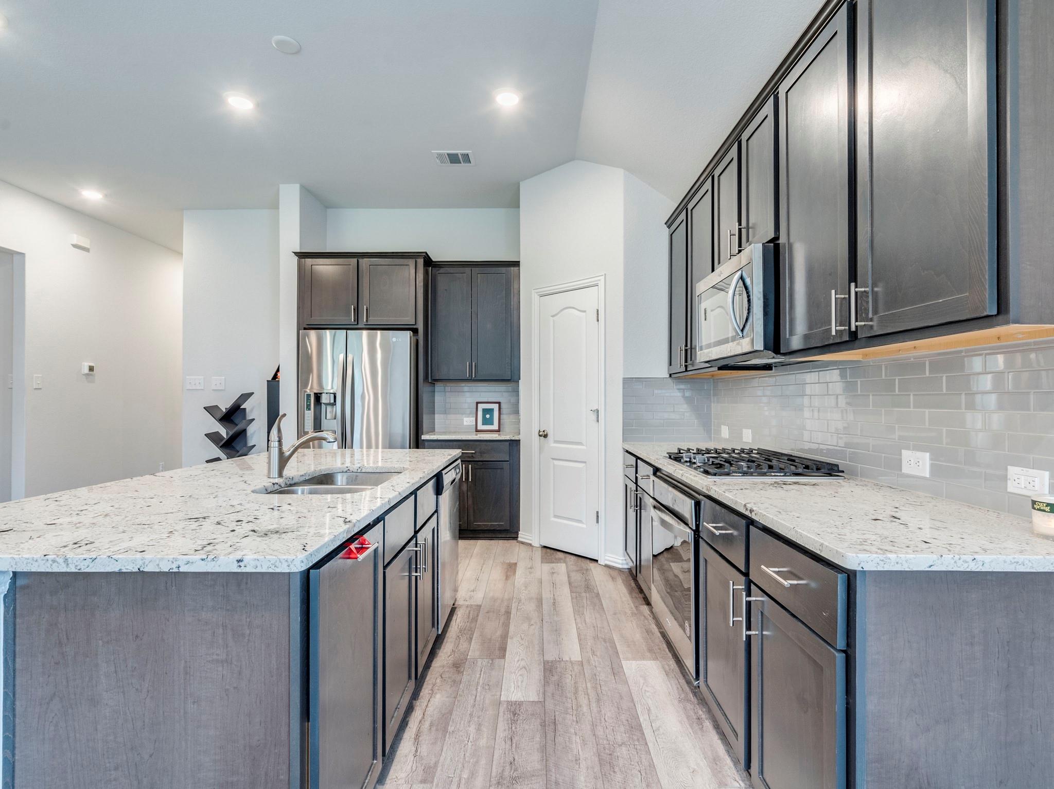 201 Oleander Loop Property Photo 10