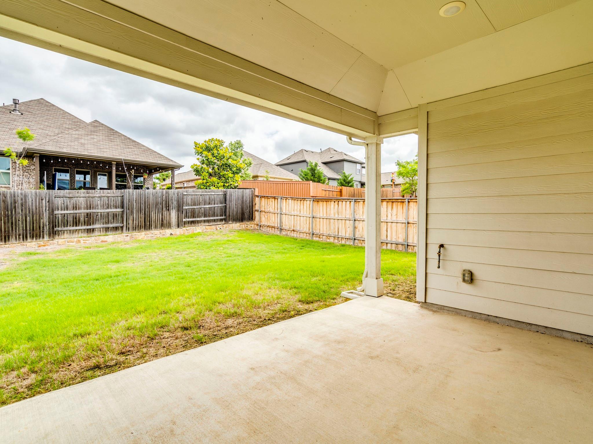 201 Oleander Loop Property Photo 23