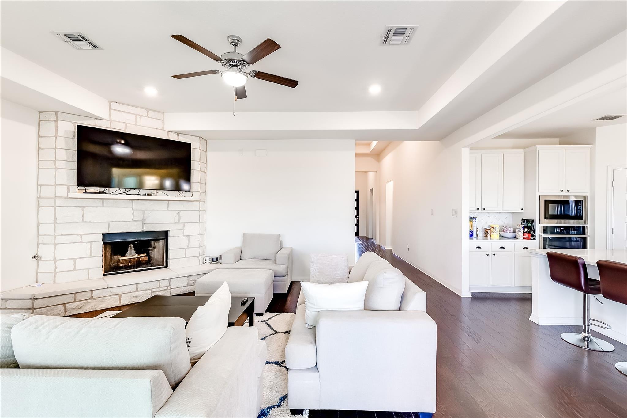 16704 Borromeo Ave Property Photo 8