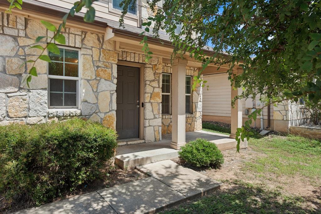 458 Nottingham Loop Property Photo 2