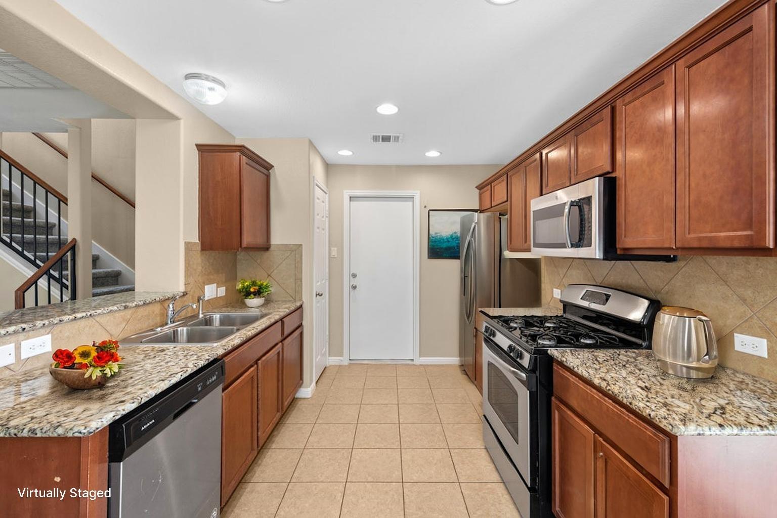 458 Nottingham Loop Property Photo 8