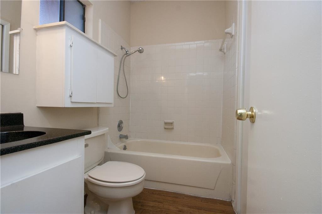 2818 Nueces St #302 Property Photo 5
