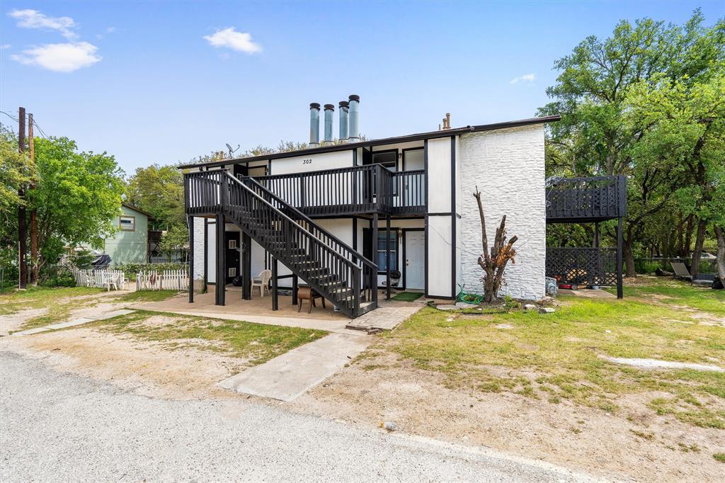 302 Hedgewood Dr C Property Photo