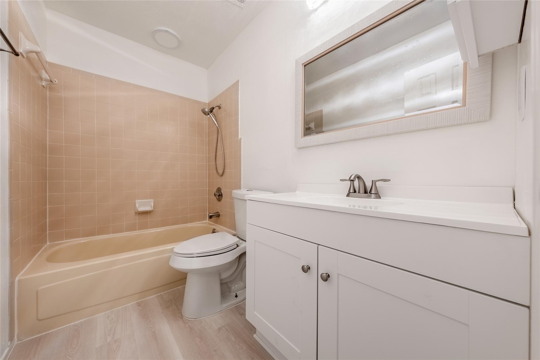1702 Ireland Dr Property Photo 20