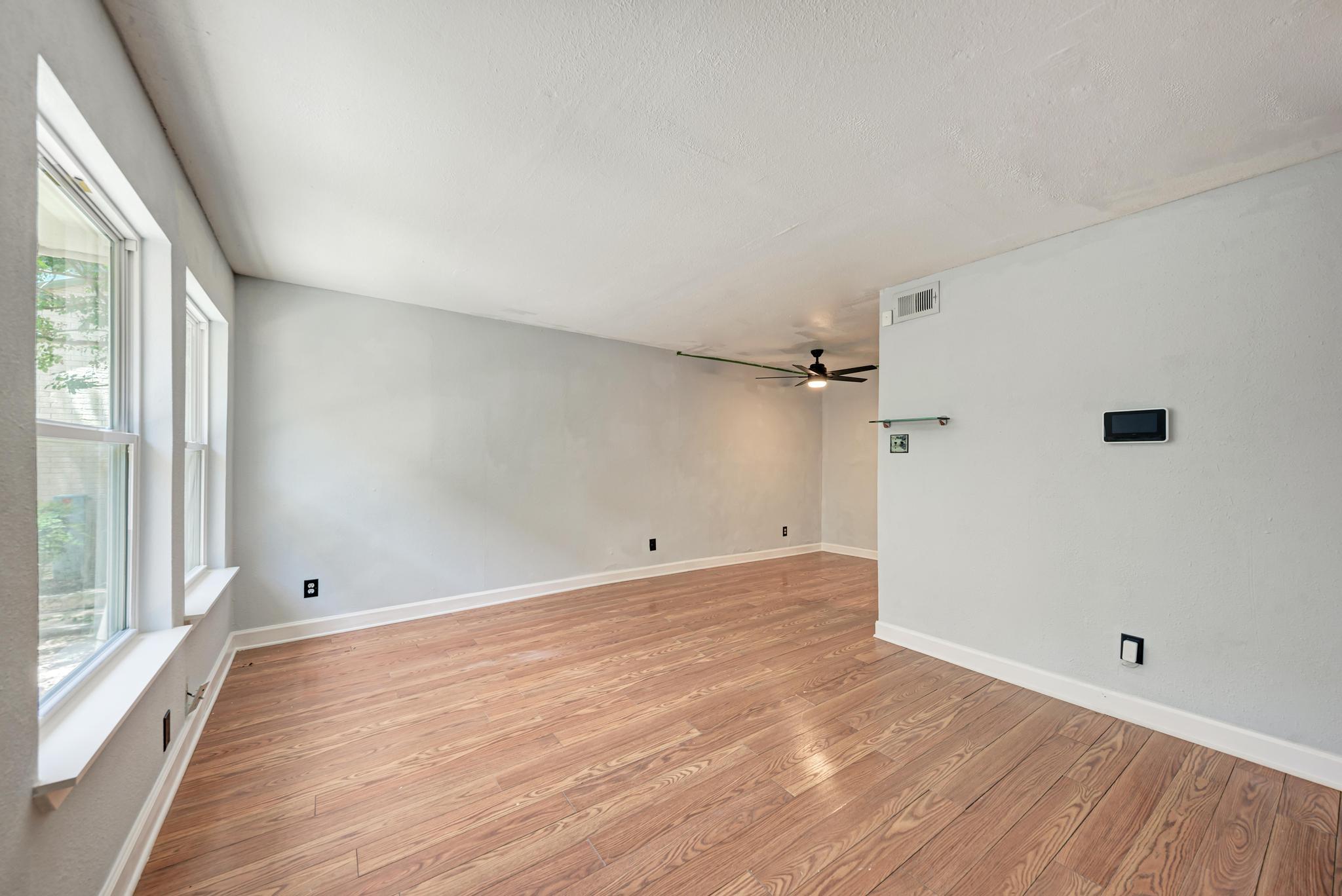 2124 Burton Dr #136 Property Photo 6