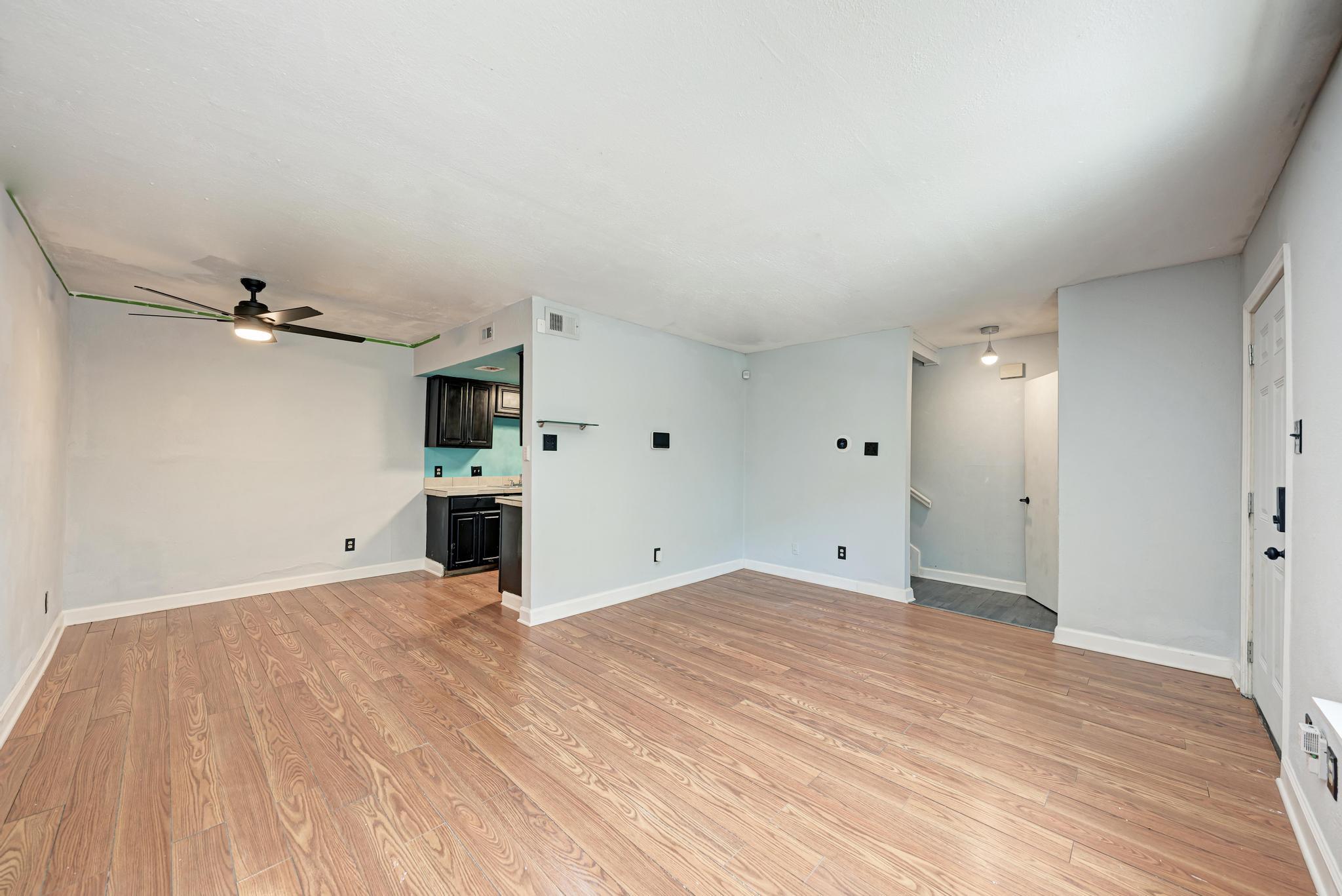 2124 Burton Dr #136 Property Photo 8