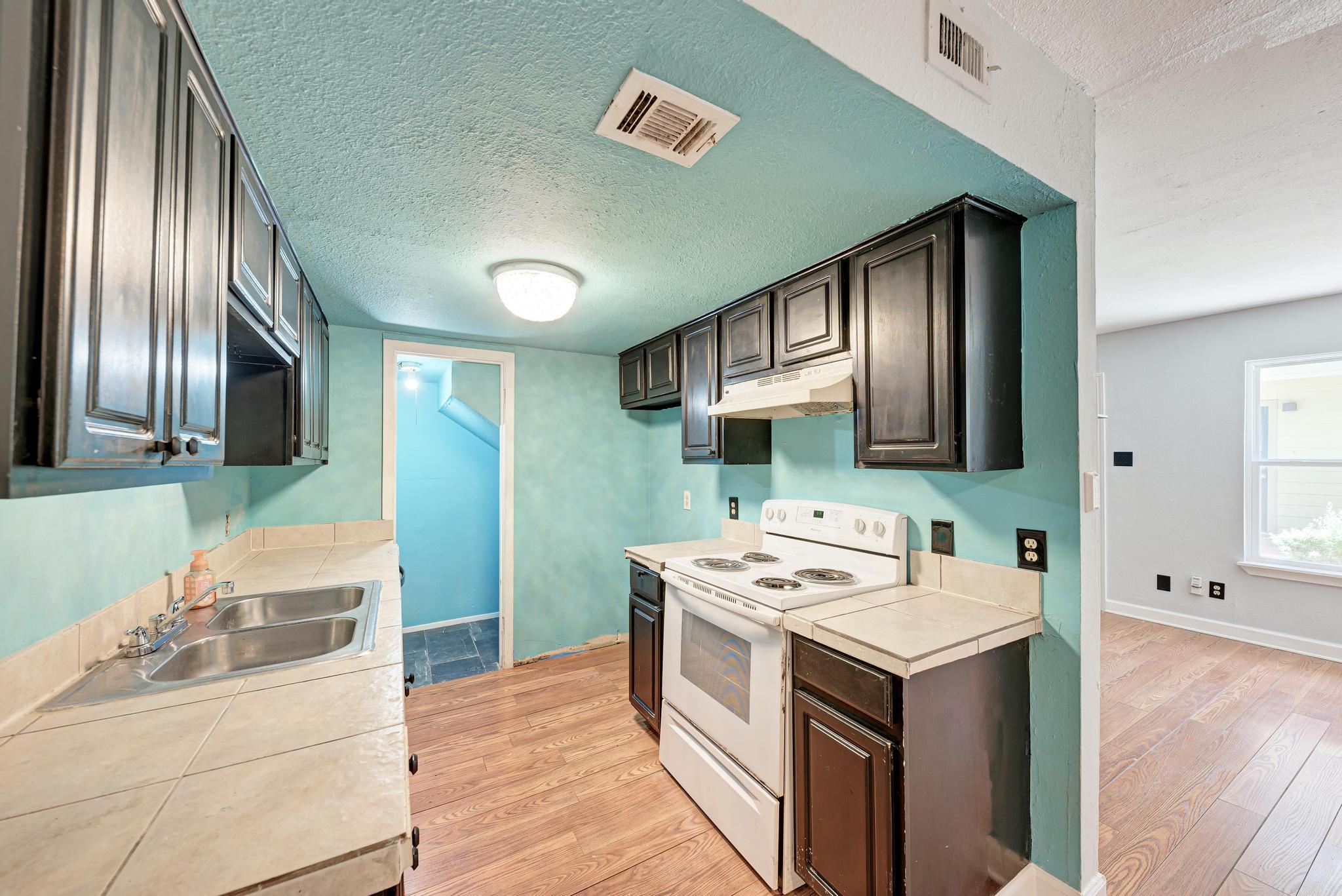2124 Burton Dr #136 Property Photo 13