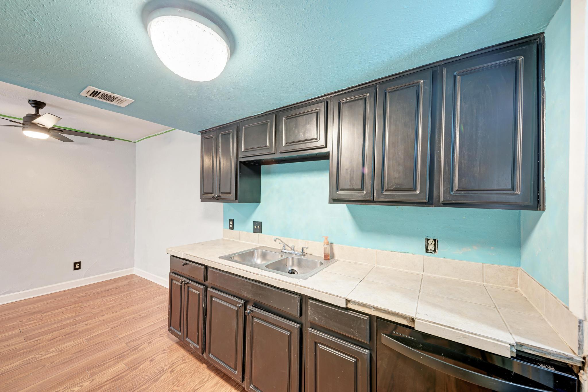 2124 Burton Dr #136 Property Photo 14