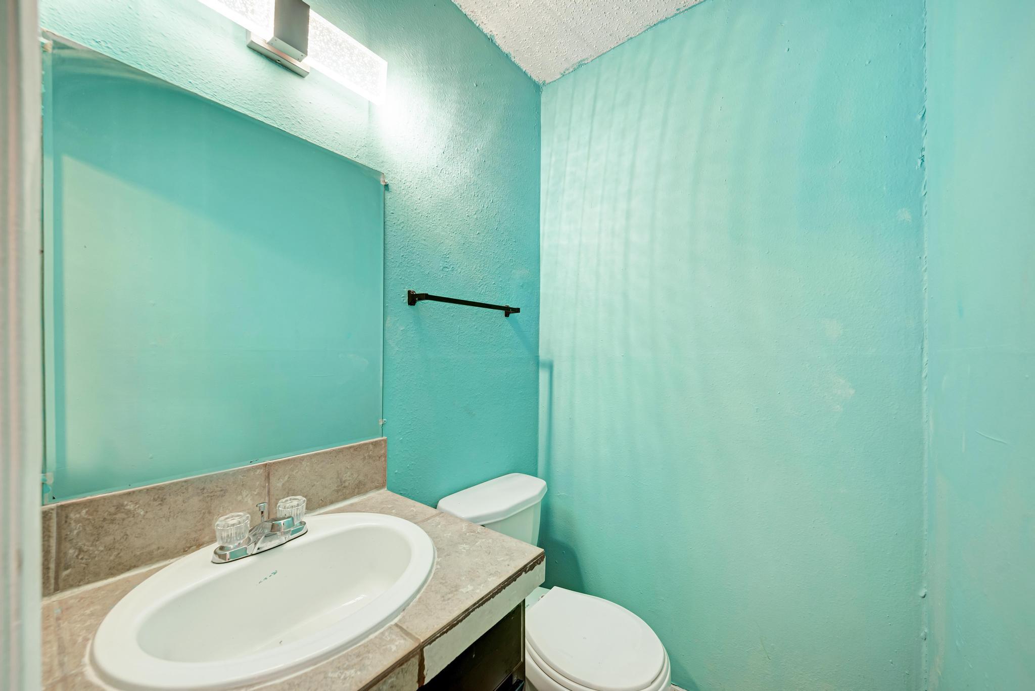 2124 Burton Dr #136 Property Photo 17
