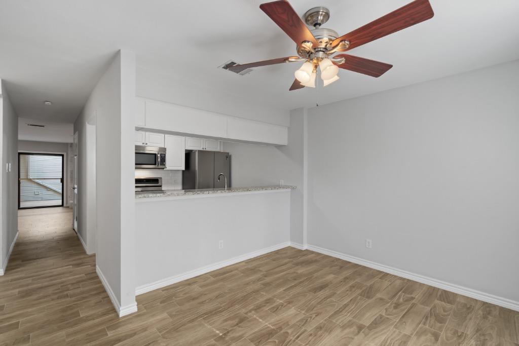 3326 Foster Ln Property Photo 6