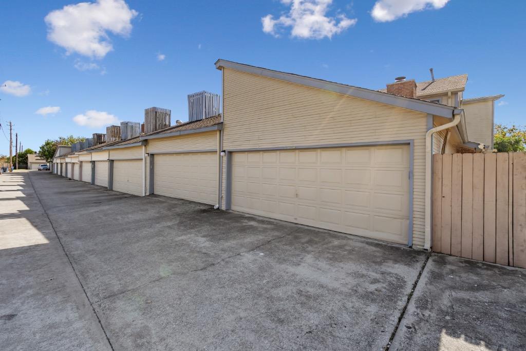 3326 Foster Ln Property Photo 31