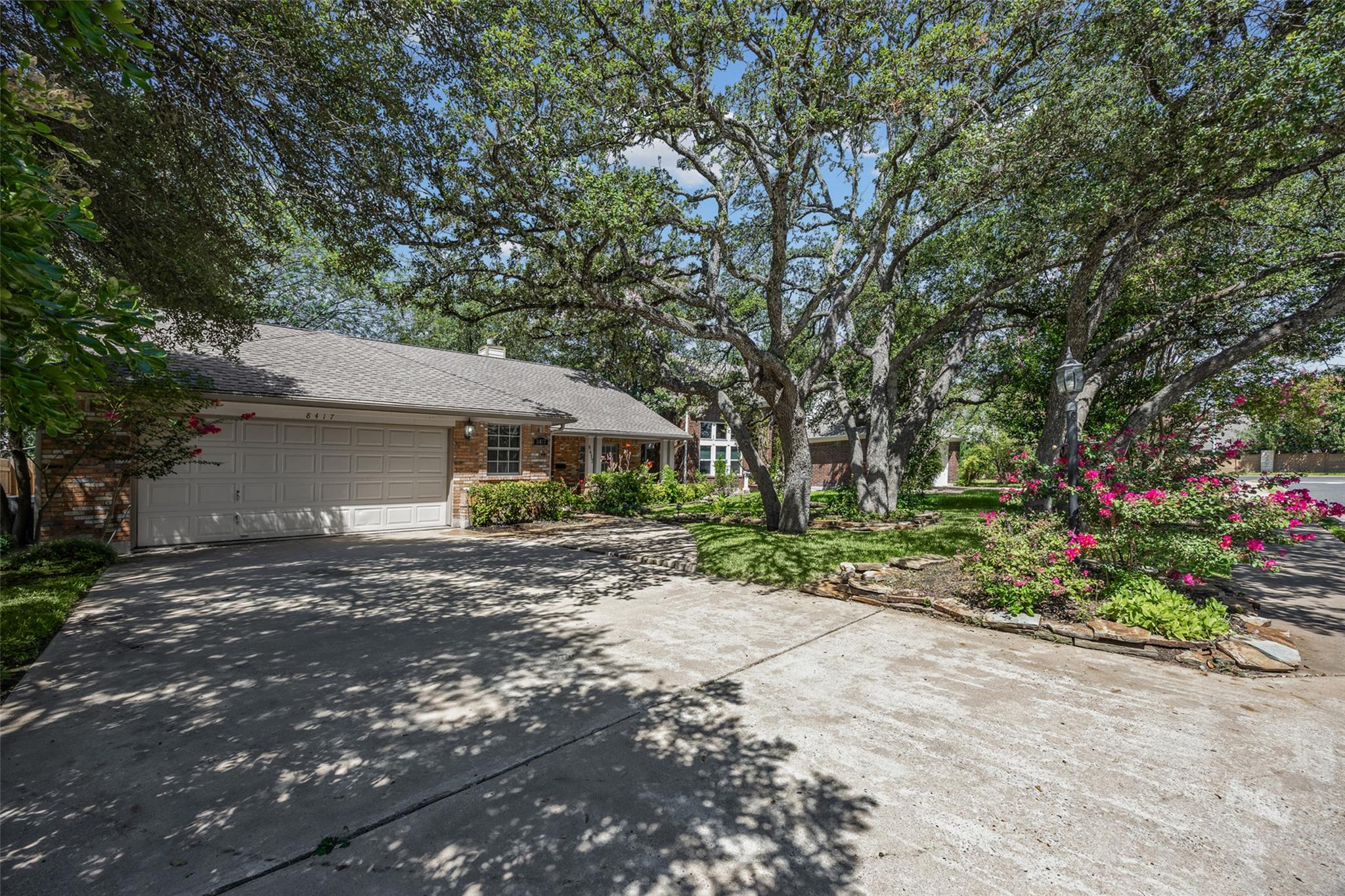 8417 Cornerwood Dr Property Photo 4