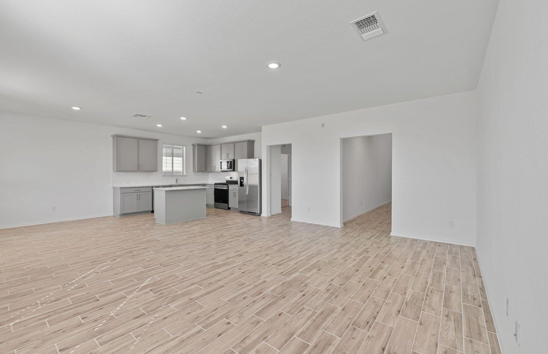 132 Ventura Dr Property Photo 6