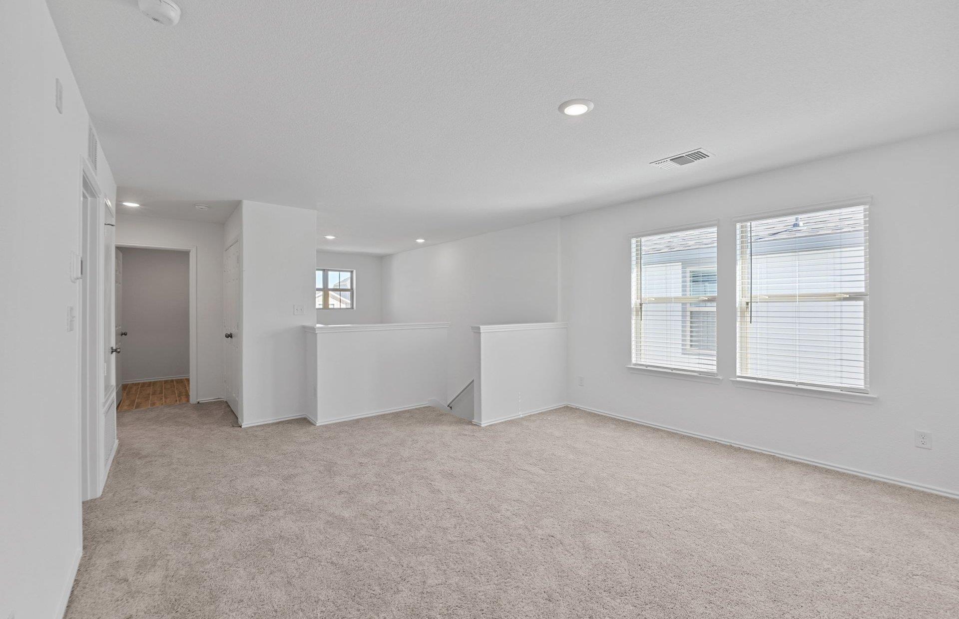 132 Ventura Dr Property Photo 13