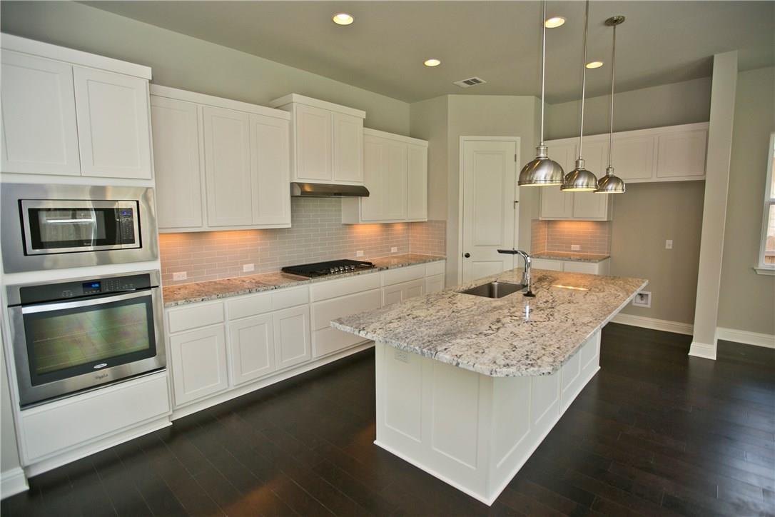6709 Vitruvius Dr Property Photo 3