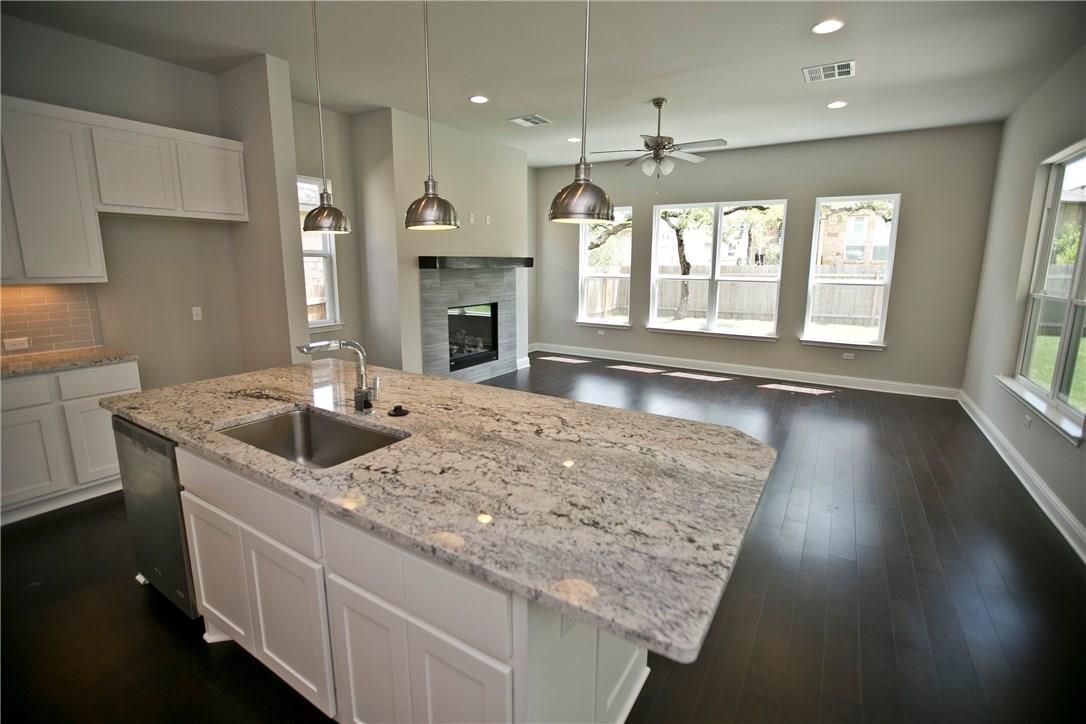 6709 Vitruvius Dr Property Photo 6