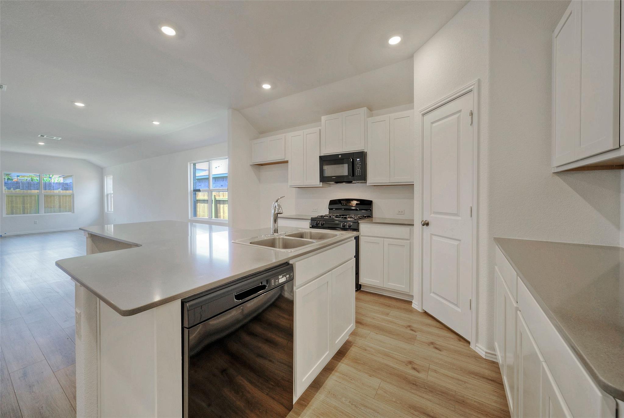 108 Montego St Property Photo 8