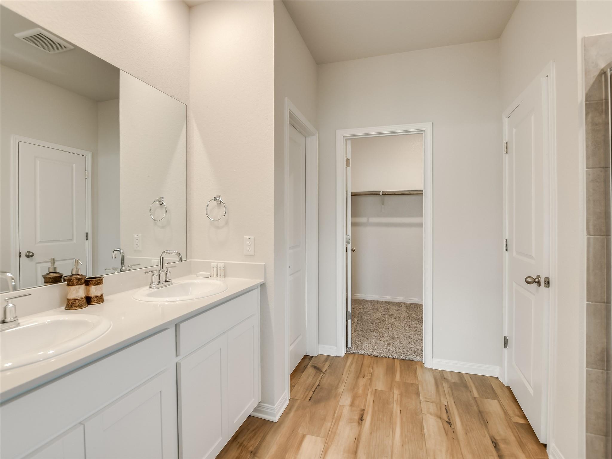 2818 Rustic Hills Dr Property Photo 15