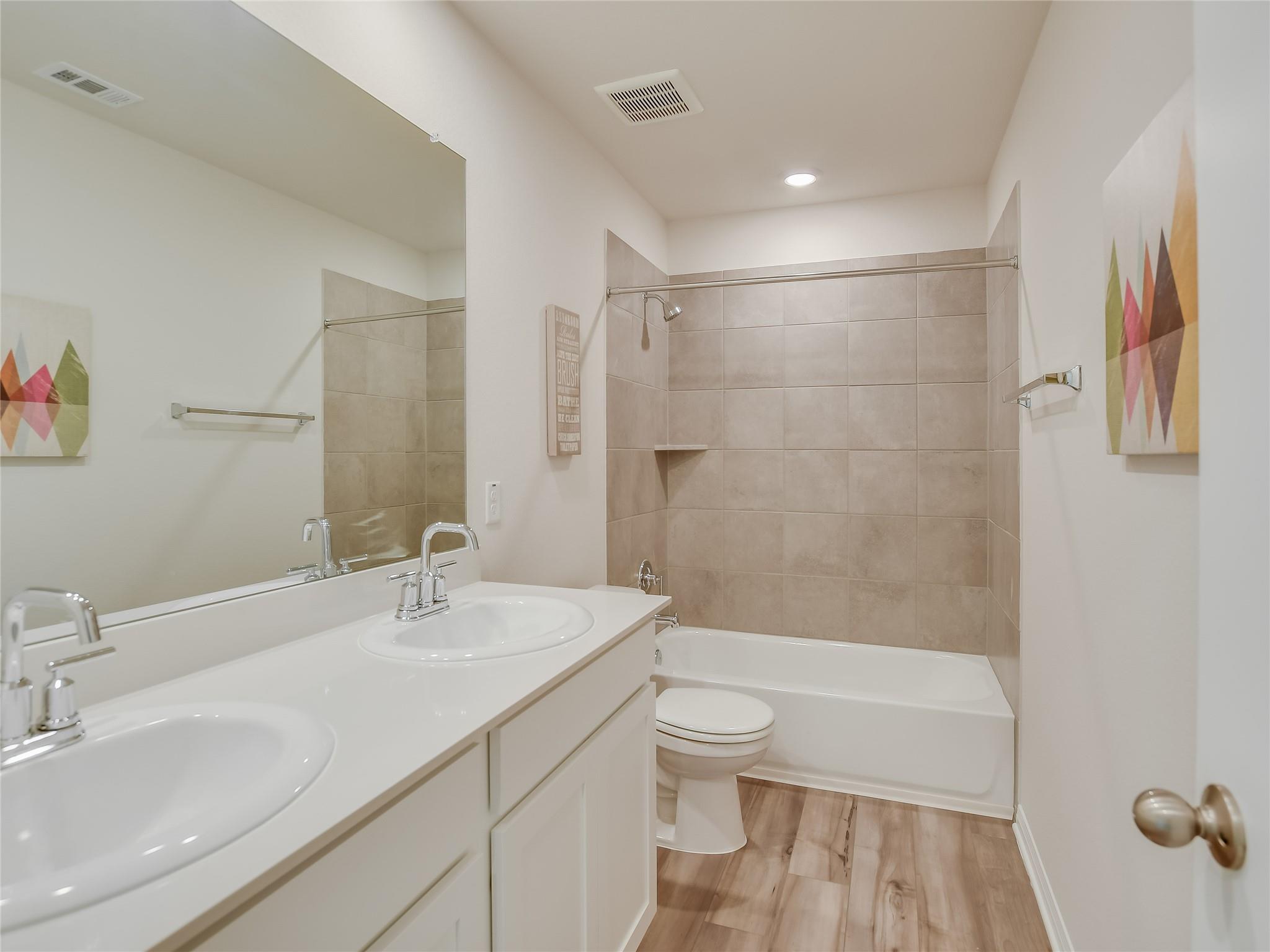 2818 Rustic Hills Dr Property Photo 20