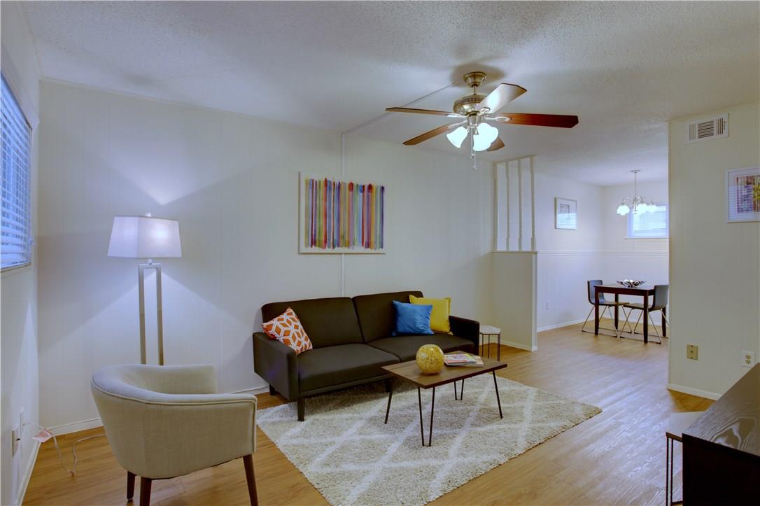816 W North Loop Blvd ##111 Property Photo 2