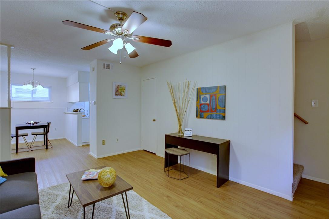 816 W North Loop Blvd ##111 Property Photo 3