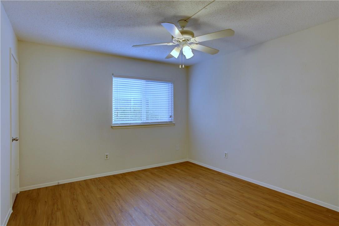816 W North Loop Blvd ##111 Property Photo 9