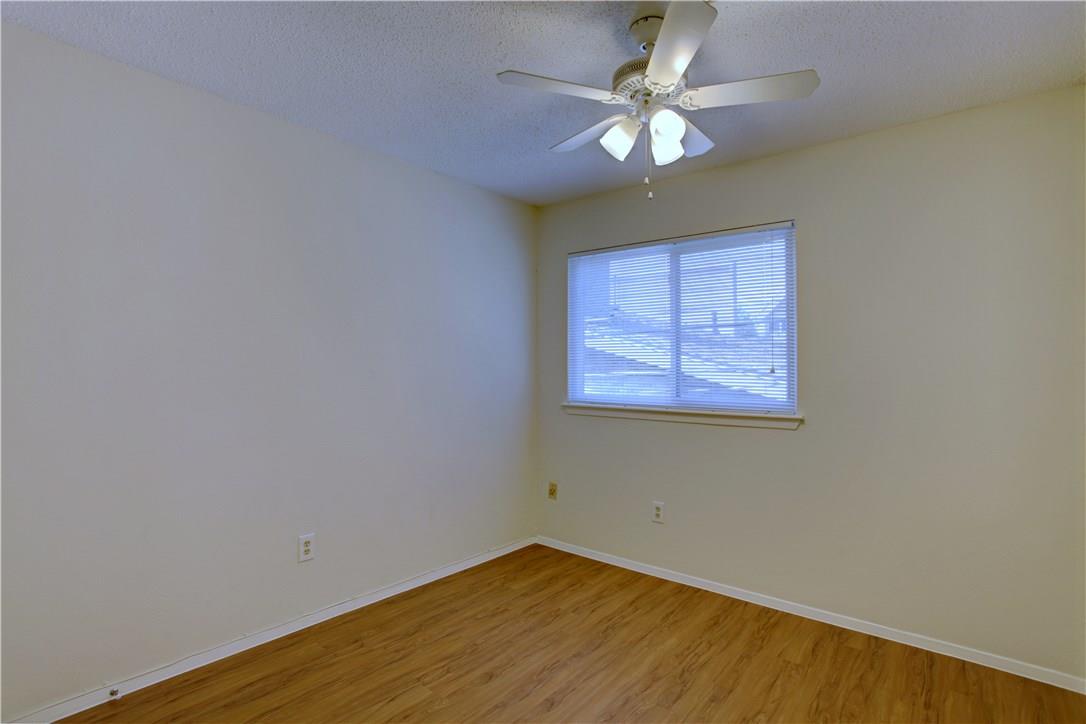 816 W North Loop Blvd ##111 Property Photo 11