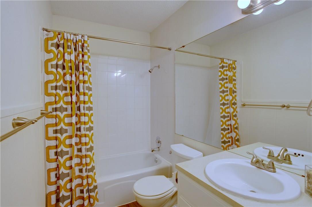 816 W North Loop Blvd ##111 Property Photo 12