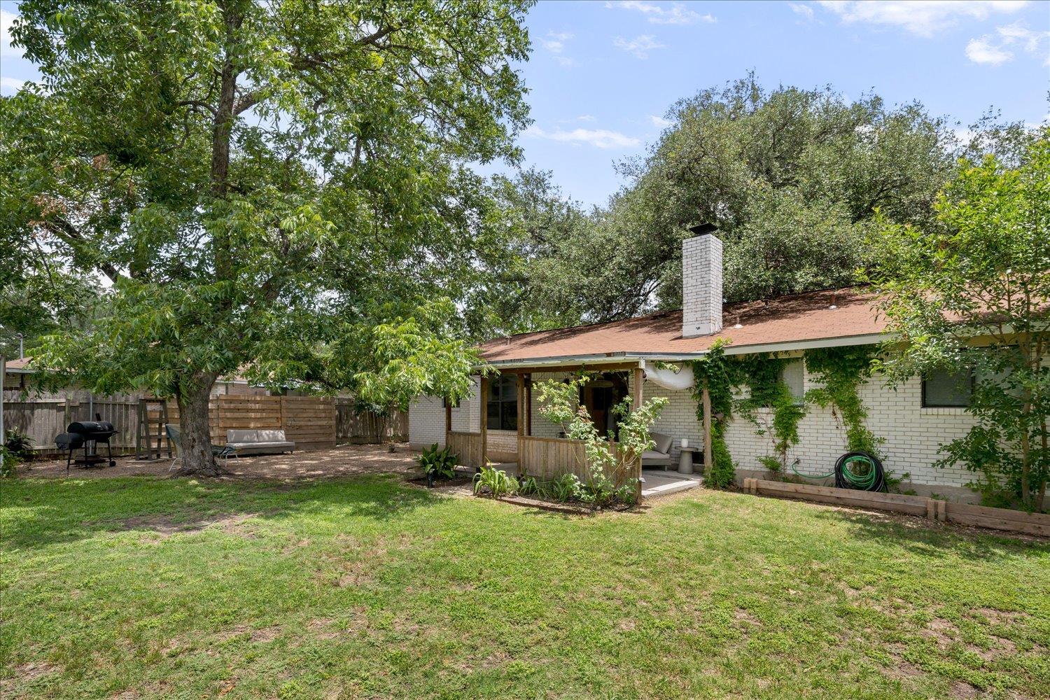 8102 Shadowood Dr Property Photo 22