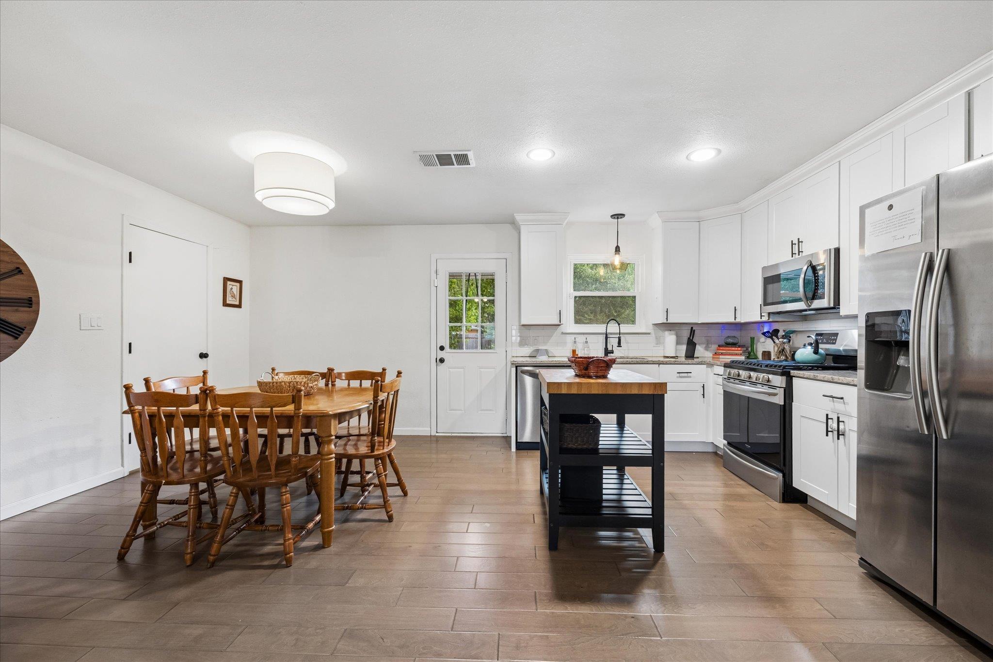 2205 Quail Meadow Dr Property Photo 6