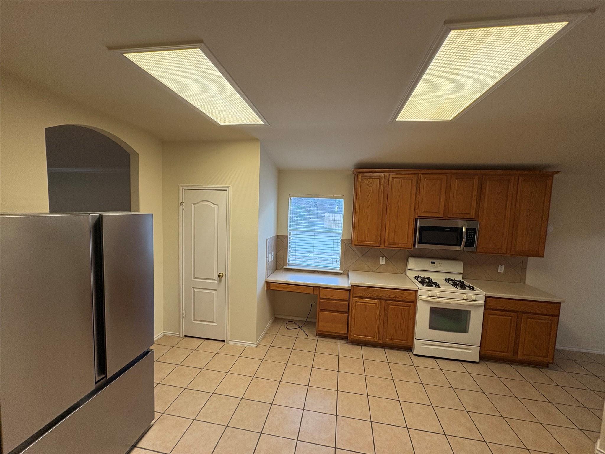 2100 Mir Woods Dr Property Photo 6