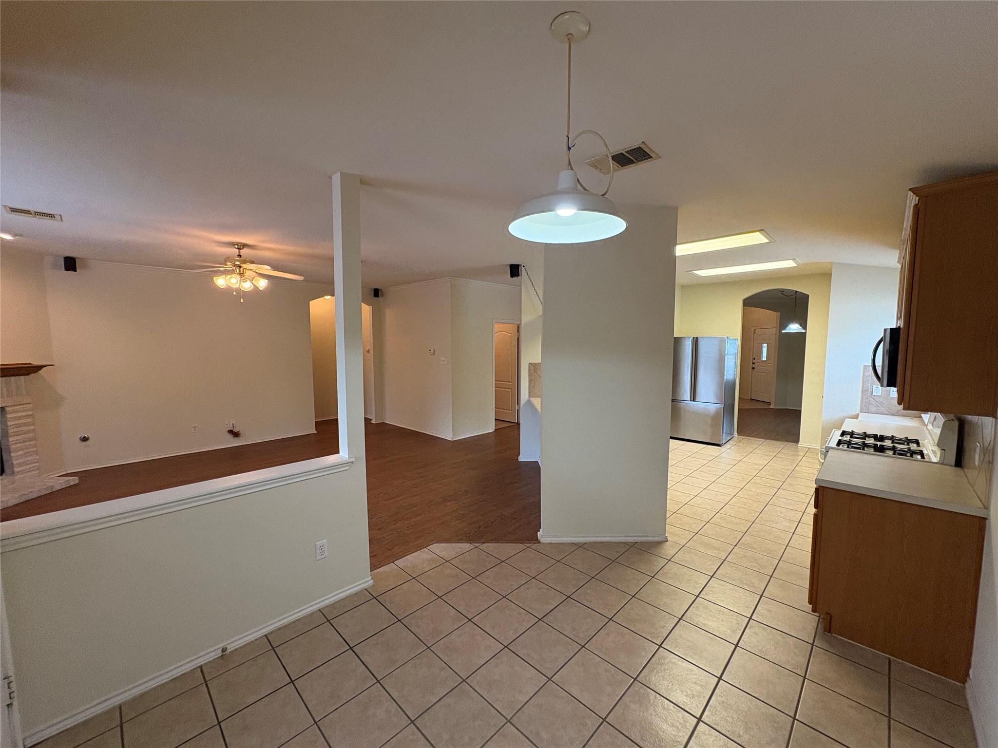 2100 Mir Woods Dr Property Photo 10