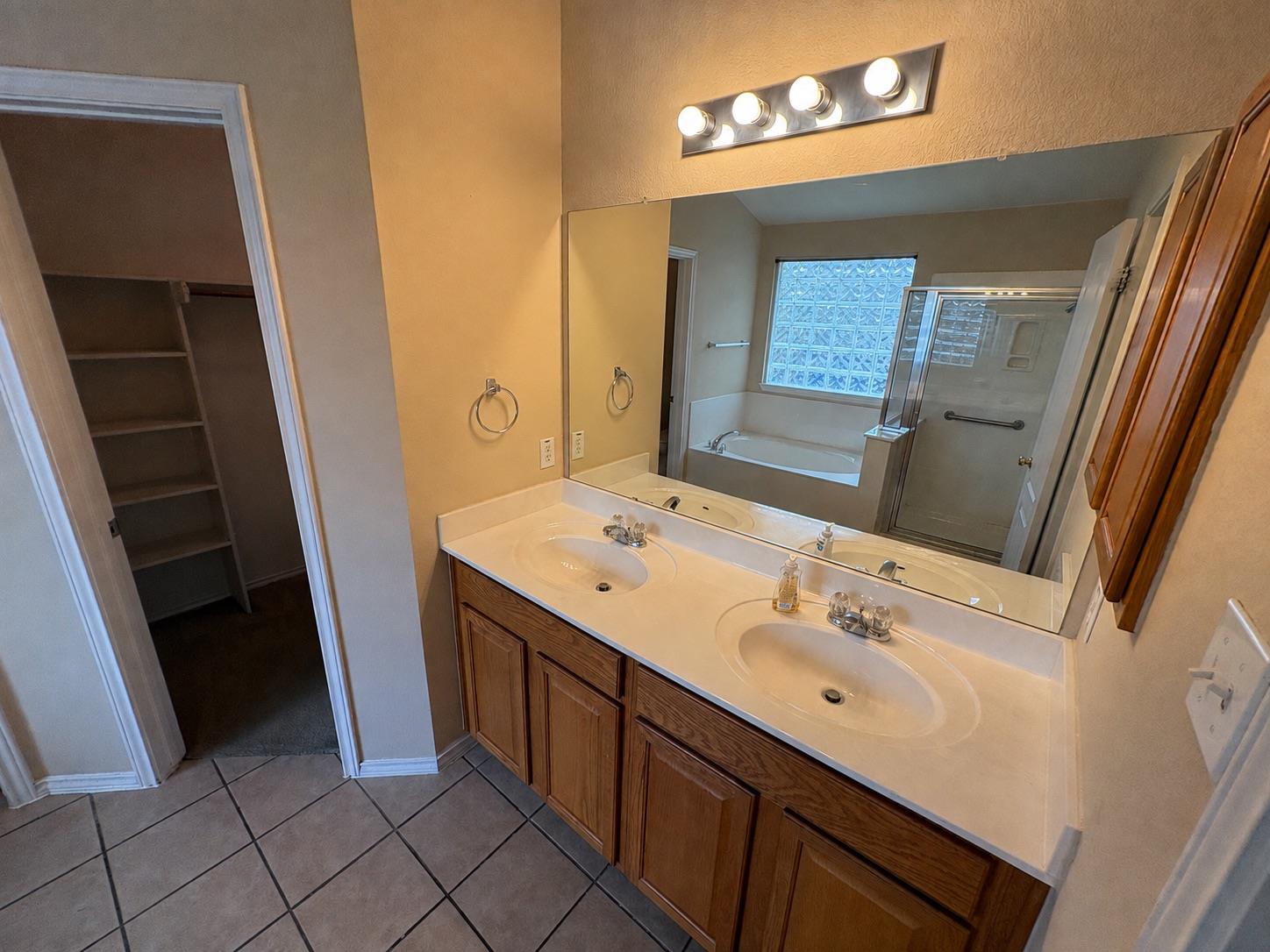 2100 Mir Woods Dr Property Photo 16