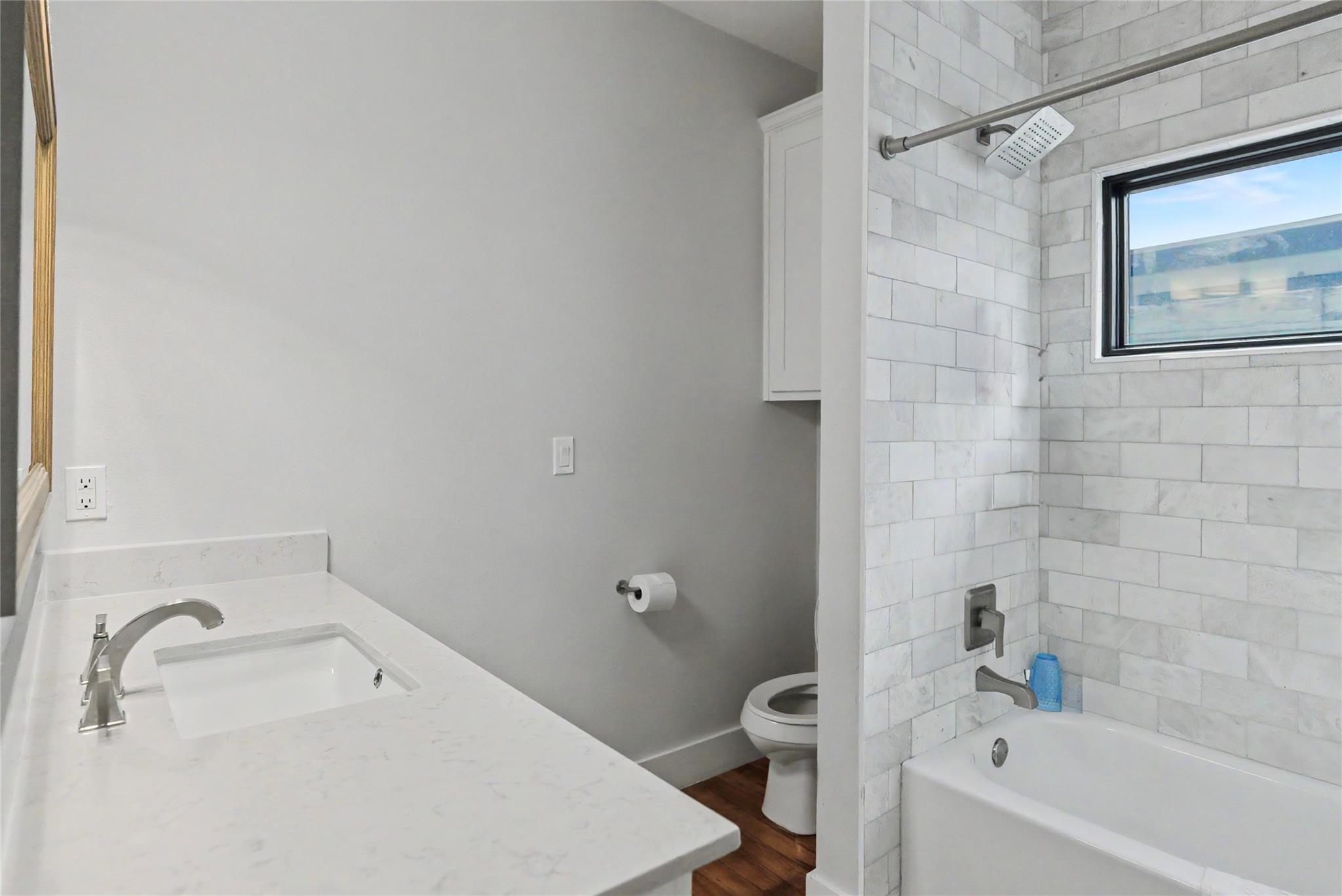 2506 E Cesar Chavez St Property Photo 19