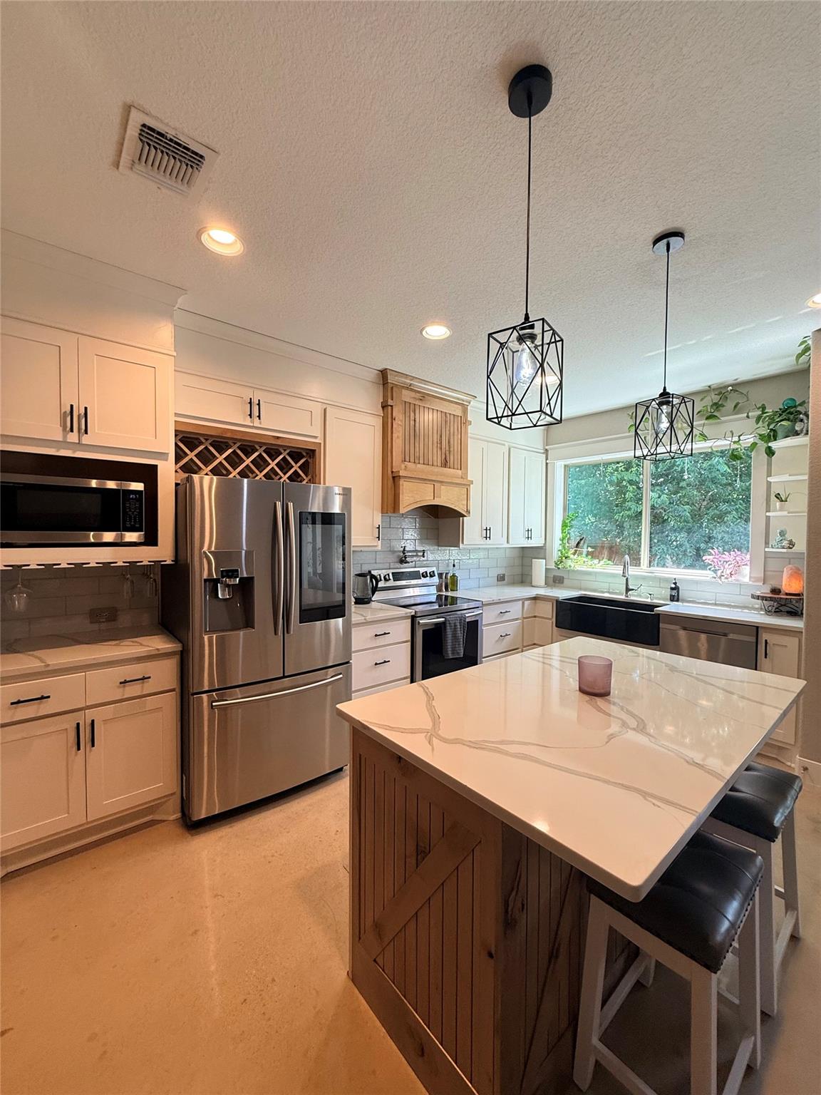 7090978 Property Photo 6