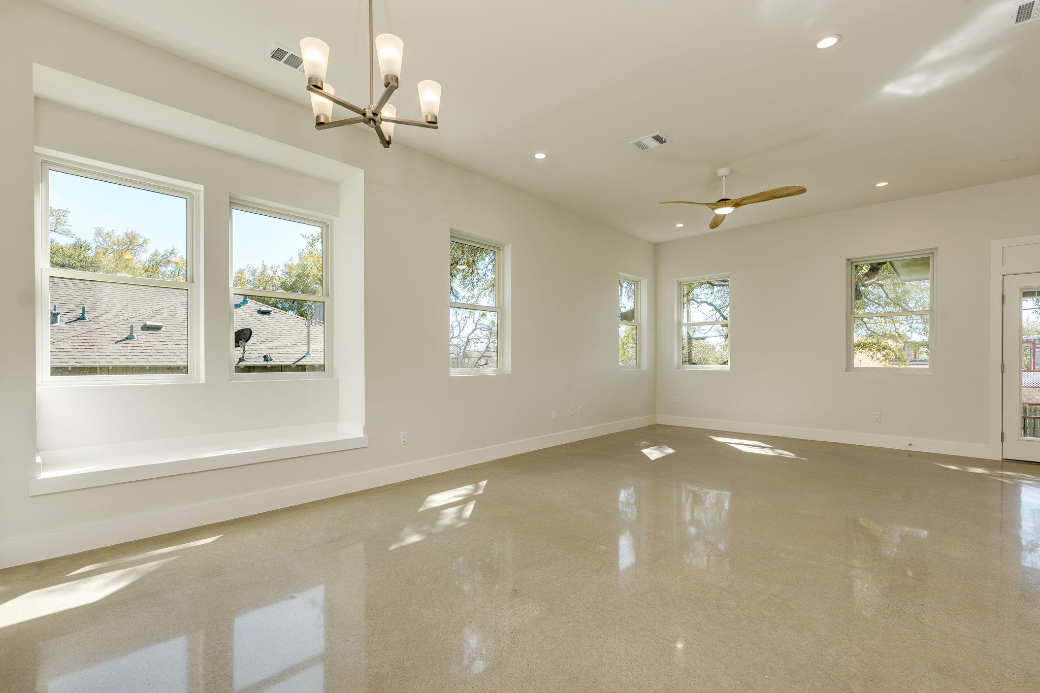 3014 Brass Buttons Trl Property Photo 8