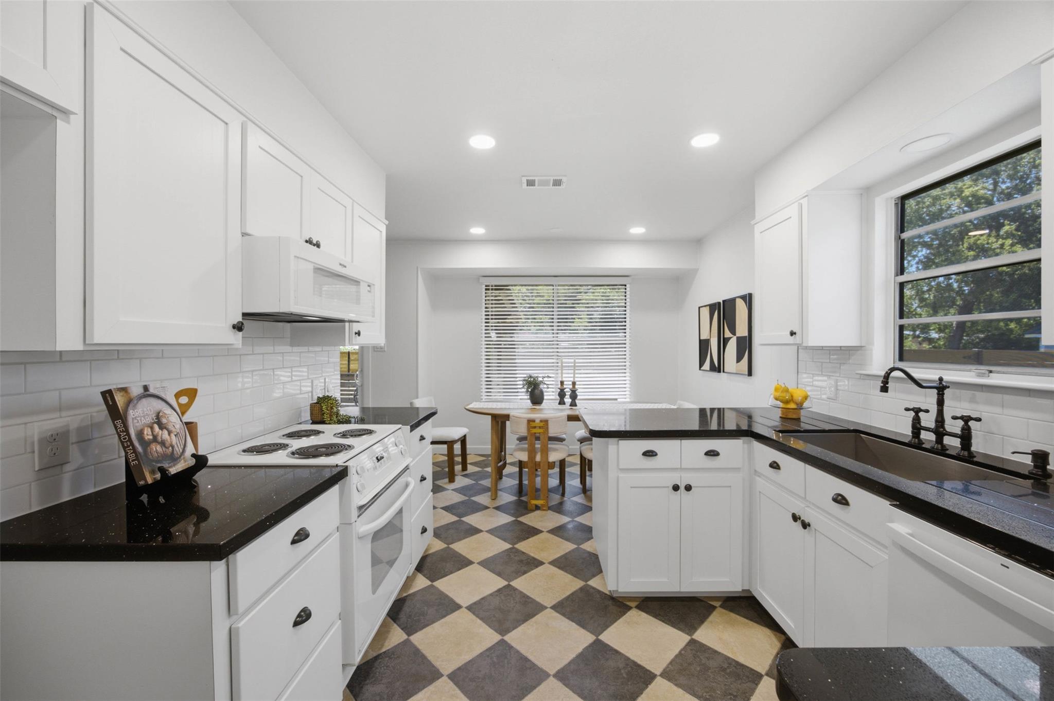 5403 Village Way Ct Property Photo 14