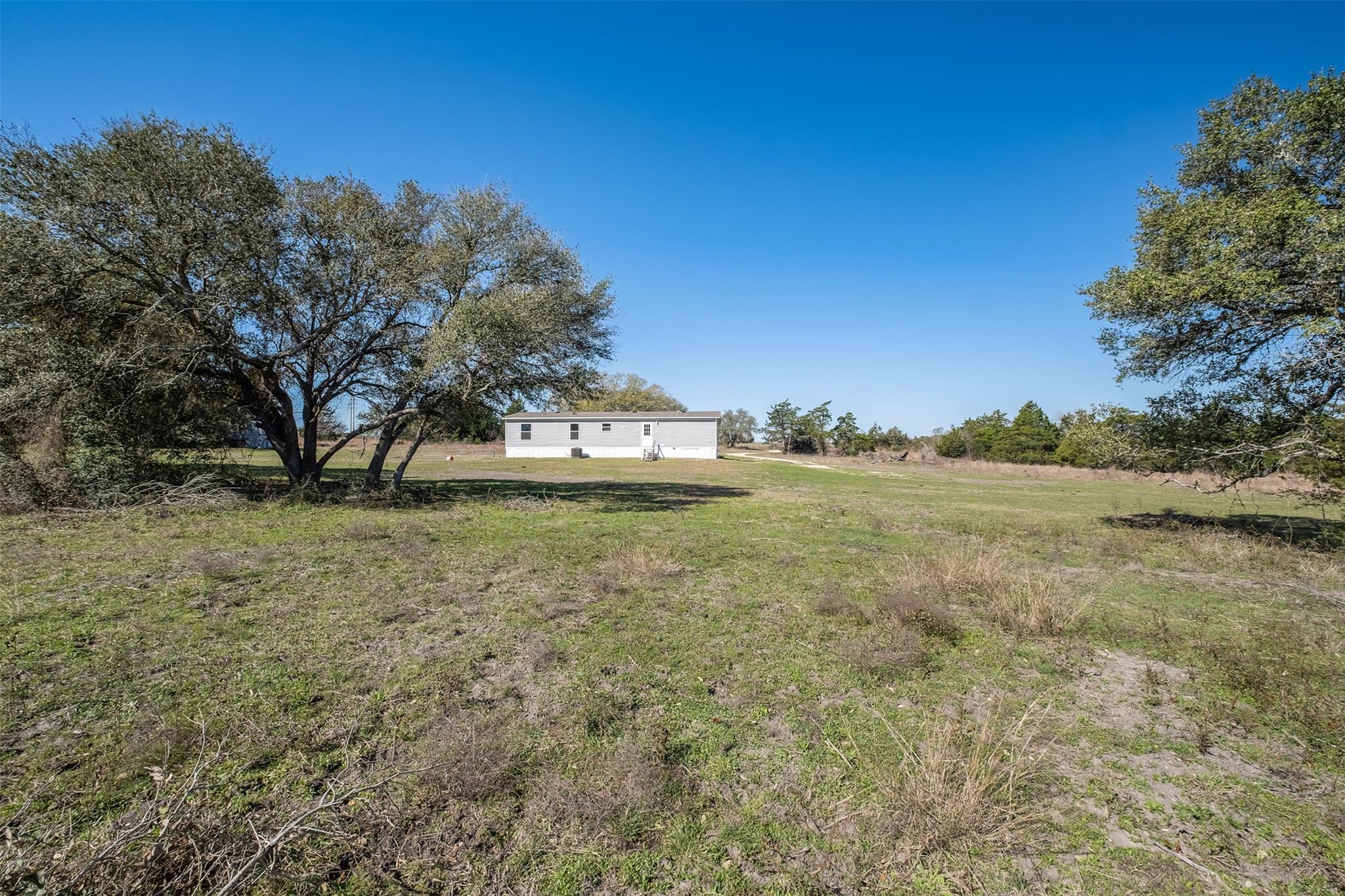 1139 E Old Hallettsville Rd Property Photo
