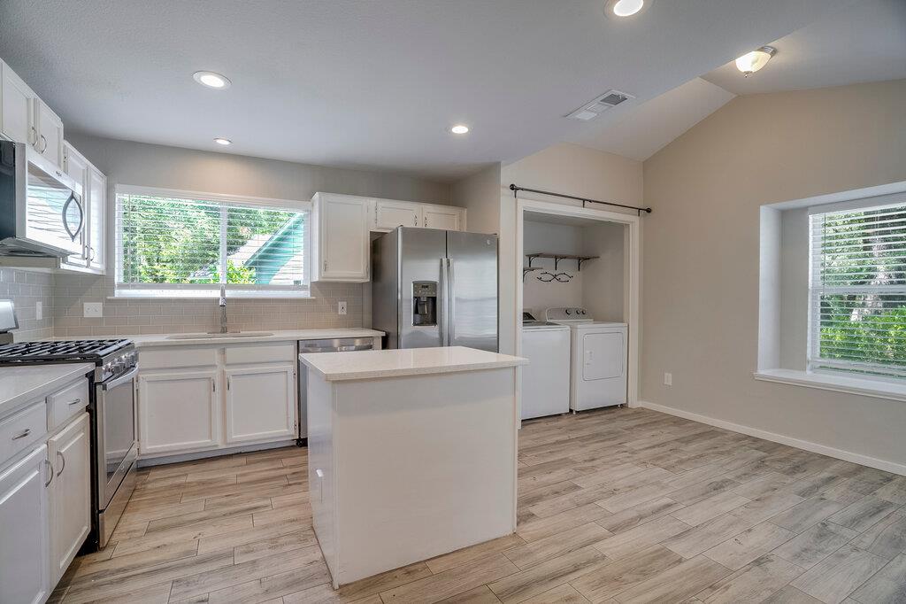 6306 Weeks Cv Property Photo 3