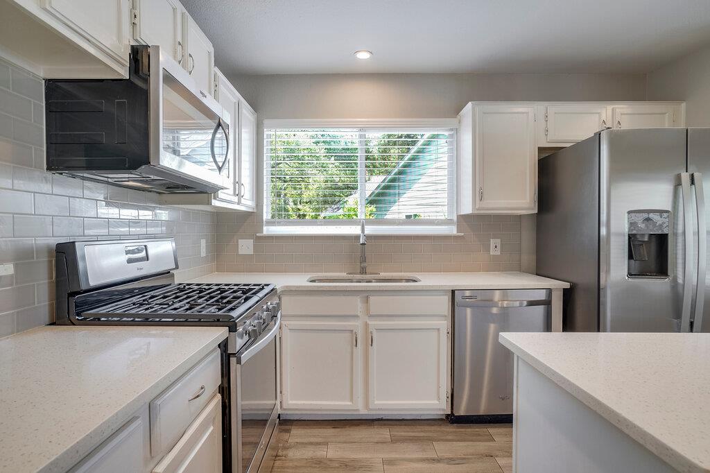 6306 Weeks Cv Property Photo 5
