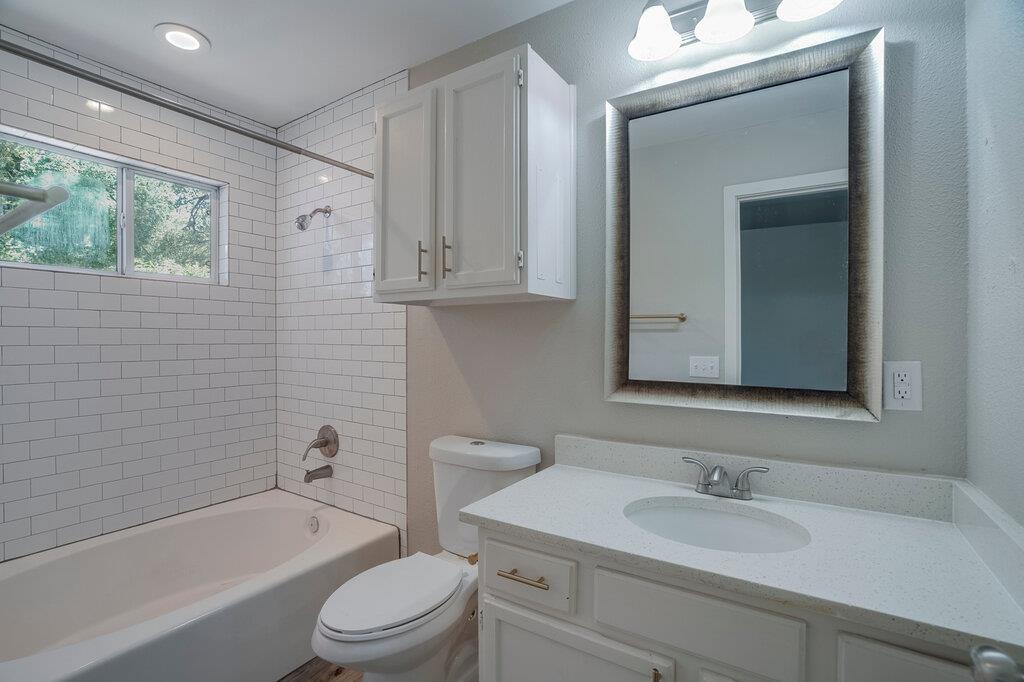6306 Weeks Cv Property Photo 13